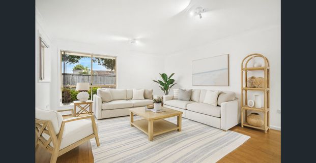 Sunlit Coastal Townhouse in a Quiet Boutique Setting - Photo 1