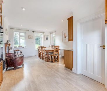 4 bedroom detached bungalow to rent - Photo 4