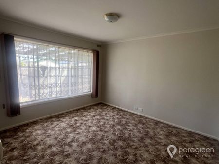 3 BEDROOM HOME IN FOSTER - Photo 3