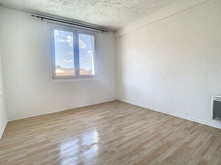 Appartement 3 pièces 57m2 MARSEILLE 14EME 750 euros - Photo 5