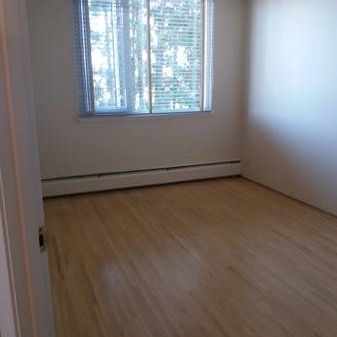 Large 2 BD - 2181 w38th Ave Kerrisdale - Photo 1