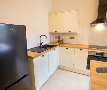 1 bedroom in a house share to rent - Photo 6