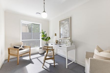 Stunning Luxury 5 Bedroom Home in Ultra-Convenient Location - Photo 2