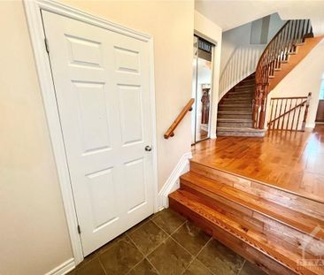 For Lease - 102 Brady Avenue, Kanata, Ontario - Photo 4