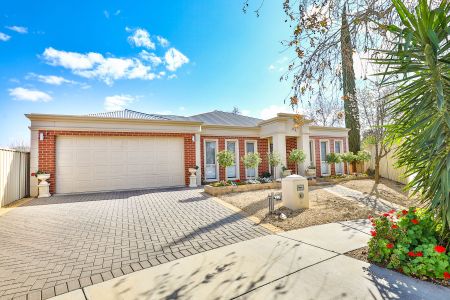 Space, Style & Comfort for the Whole Family - Photo 5