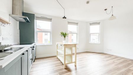 2 bedroom flat to rent - Photo 5