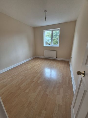 2 Bed Flat, Melville Court, SE8 - Photo 2