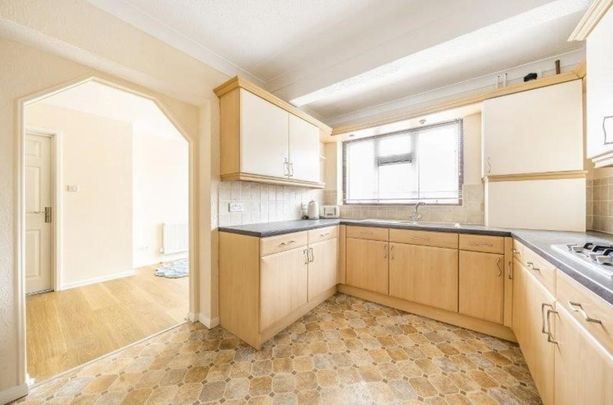 1 bedroom in a house share to rent - Photo 1