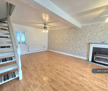 2 bedroom terraced house to rent - Photo 2