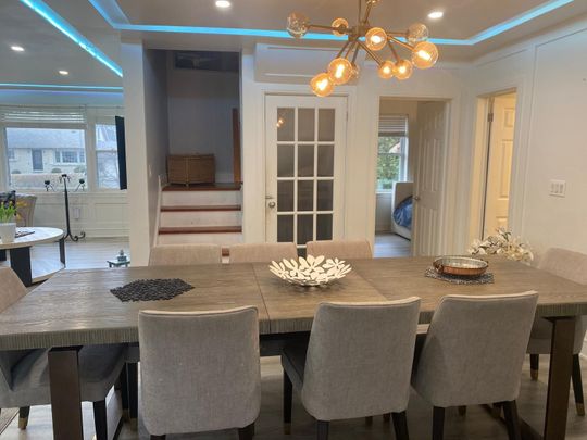 For Lease - 11 Morton Avenue, East Gwillimbury, Ontario - Photo 1