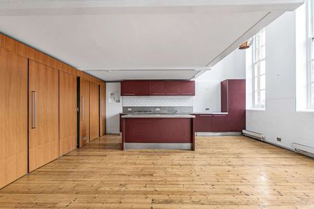 Beautiful duplex loft apartment set within an iconic school conversion. - Photo 5