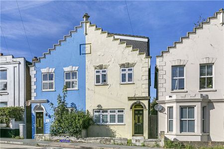 Egham Hill, Egham, Surrey, TW20 0BG - Photo 3