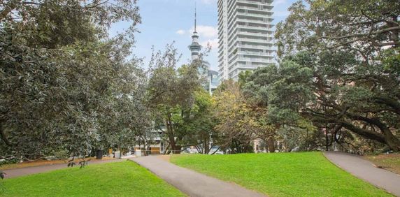 INNER CITY BEAUTY - Photo 2