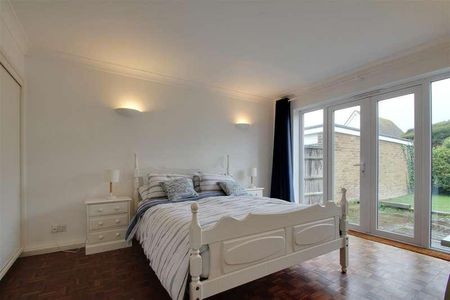 Ferring Marine, Ferring, Worthing, BN12 - Photo 5