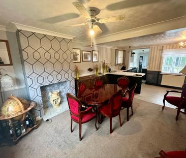 4 bedroom semi-detached house to rent - Photo 2