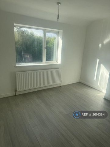 2 bedroom semi-detached house to rent - Photo 3