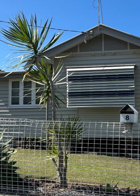 8 Bayne Street, West Gladstone - Photo 1