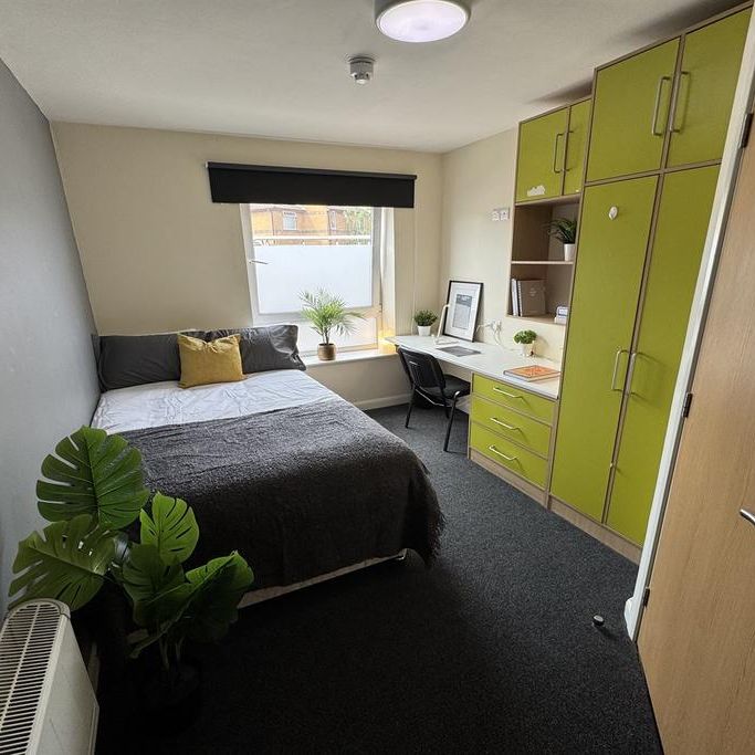 1 bedroom in a flat share to rent - Photo 1
