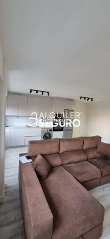 Alquiler de piso en Calle Alonso de Quintanilla - Foto 2