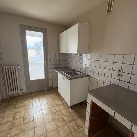 Location - Appartement T3 - 64 m² - Besançon - Photo 3