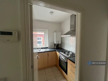 2 bedroom flat to rent - Photo 5