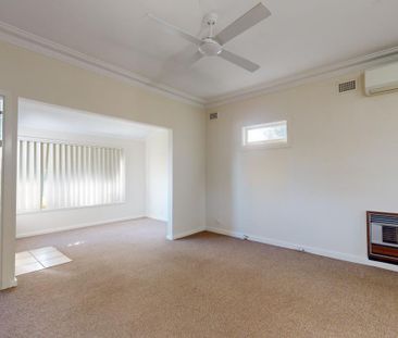 8 Augusta Street, Warners Bay NSW 2282 - Photo 4