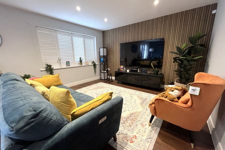 Bateson Drive, Watford, Leavesden - Photo 3