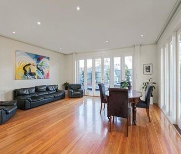 68 Eglinton Street, Kew VIC 3101 - Photo 2