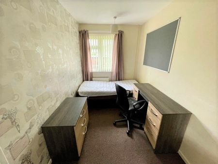 70 Unett Street, - Photo 4