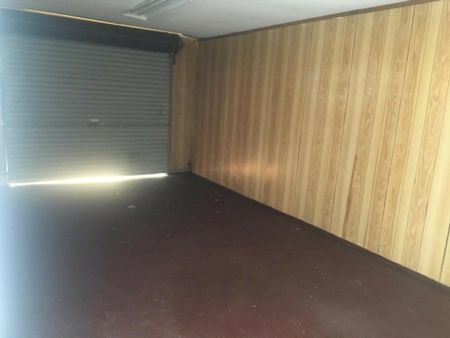 Charming 3-Bedroom Home with a Spacious Backyard! - Photo 5