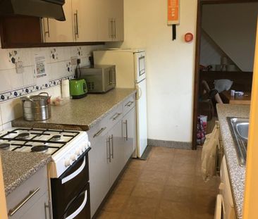 1 bedroom in a house share to rent - Photo 3
