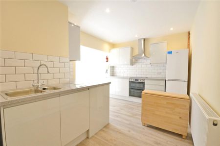 Rowlandson Gardens, Lockleaze - Photo 2