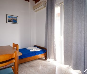 ΑΜΜΟΥΔΑΡΑ 2ΧΩΡΗ ΓΚΑΡΣΟΝΙΕΡΑ ΕΝΟΙΚΙΑΣΕΙΣ Μ12205 - Photo 3