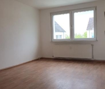 neu renovierte 4 Raum Wohnung im 2.OG - Foto 3