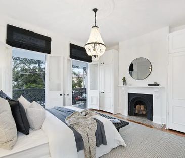 Grand 4 bed terrace in blue ribbon location - Photo 4