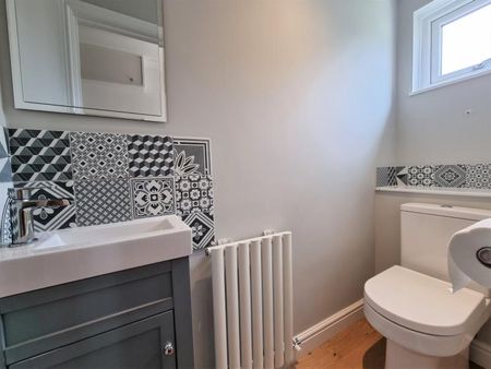 Claydon Road, Woking, Surrey, GU21 - Photo 2