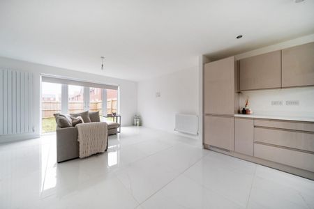 3 bedroom House To Let - Photo 3