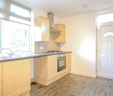 2 bedroom end of terrace house to rent - Photo 1