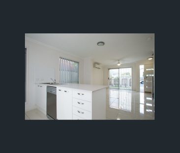 Boutique Townhouse in a small block of four - Photo 6