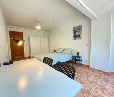 Calle de Graena, Madrid, Community of Madrid 28041 - Photo 6