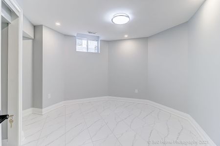 For Lease - 304 Drummond Drive Unit# Lower, Vaughan, Ontario - Photo 3