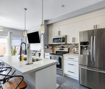 For Lease - 688 Dunn Avenue, Hamilton, Ontario - Photo 4