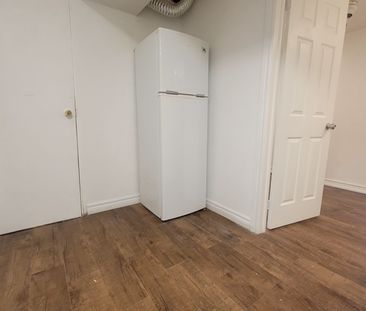 For Lease - 66 Overlord Crescent Unit# Lower #2, Toronto, Ontario - Photo 4