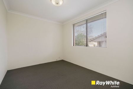 ONE WEEK RENT FREE! - Wonderful Two Bedroom Unit - Photo 2