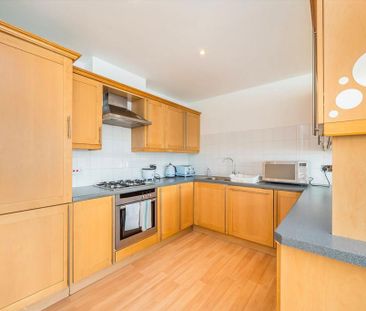 2 bedroom flat to rent - Photo 2