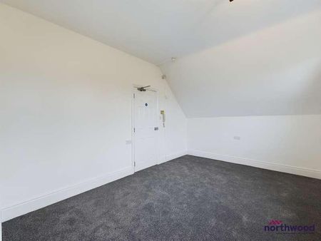 South Cliff Avenue, Meads, Eastbourne, BN20 - Photo 2