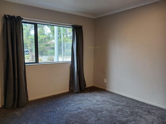 Three Bedroom Home in Glen Eden - Photo 1