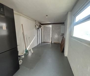 3 bedroom property to rent - Photo 2