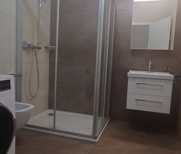 Lease takeover - Studio at Fourmi metro, parking included - Photo 3