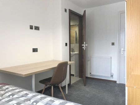 5 bedroom terraced house to rent - Photo 5